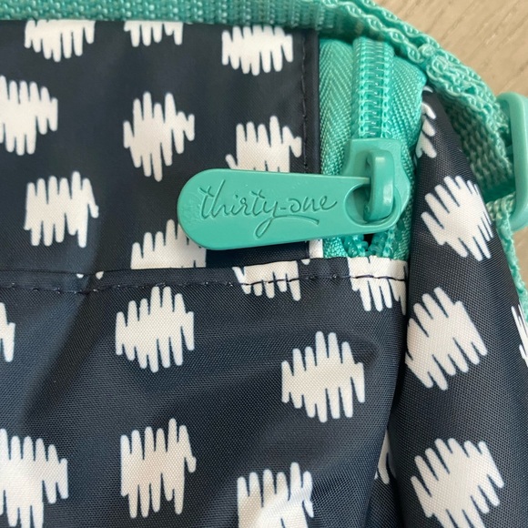 New Thirty One Navy Doodle Dot Going Places Thermal Bag With Strap - Picture 9 of 15